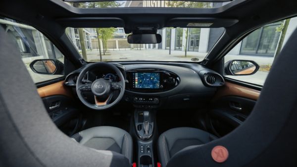 Zdjęcie wnętrza Toyoty Aygo X