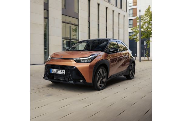Pierwszy hybrydowy model w segmencie A w Europie. Nowa Toyota Aygo X łączy styl i wydajność