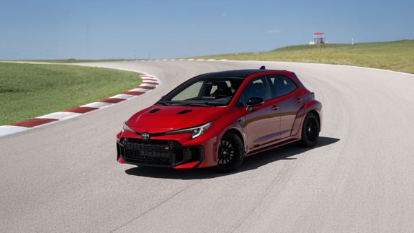 Toyota GR Corolla na torze wyścigowym