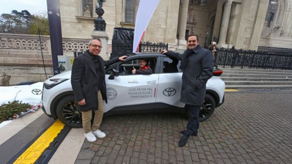 Kiss Péter Pál új Toyota C-HR hibridet kapott