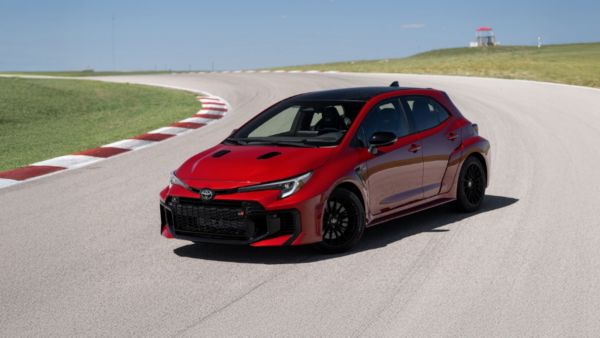 Toyota GR Corolla na torze wyścigowym