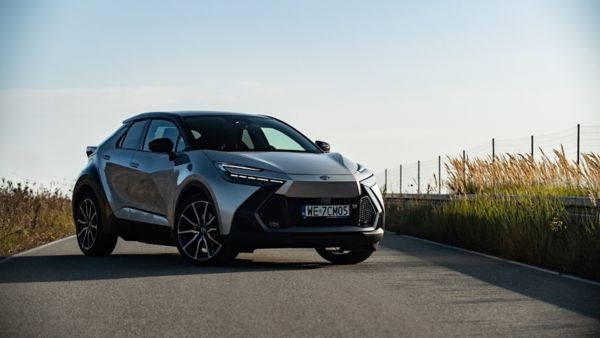 Zaparkowana Toyota C-HR