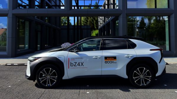 Odkrywanie europejskich dróg Toyotą bZ4X