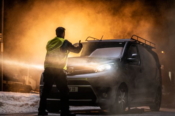 Man giving thumbs up to Toyota Proace driver