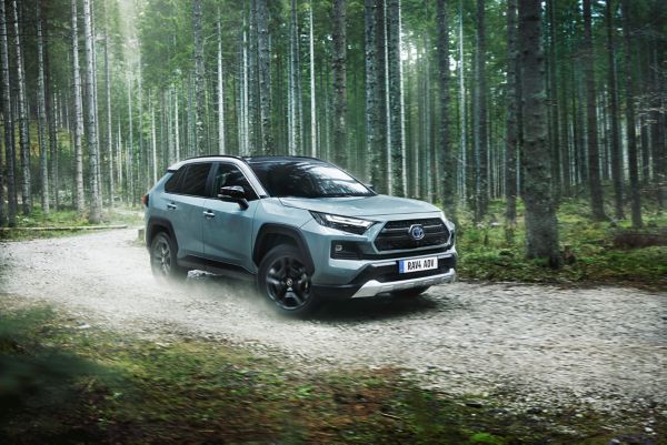 Семеен СУВ - Rav4 