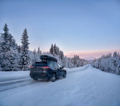 Toyota RAV4 Plugin driving in snow