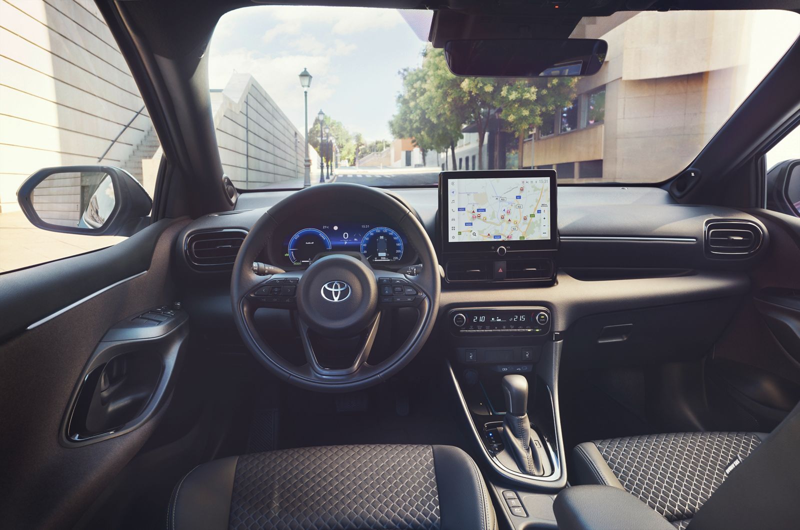 Toyota Yarisin ohjaamo