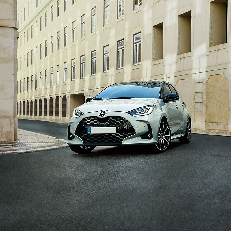 Toyota yaris hybrid deals outlet