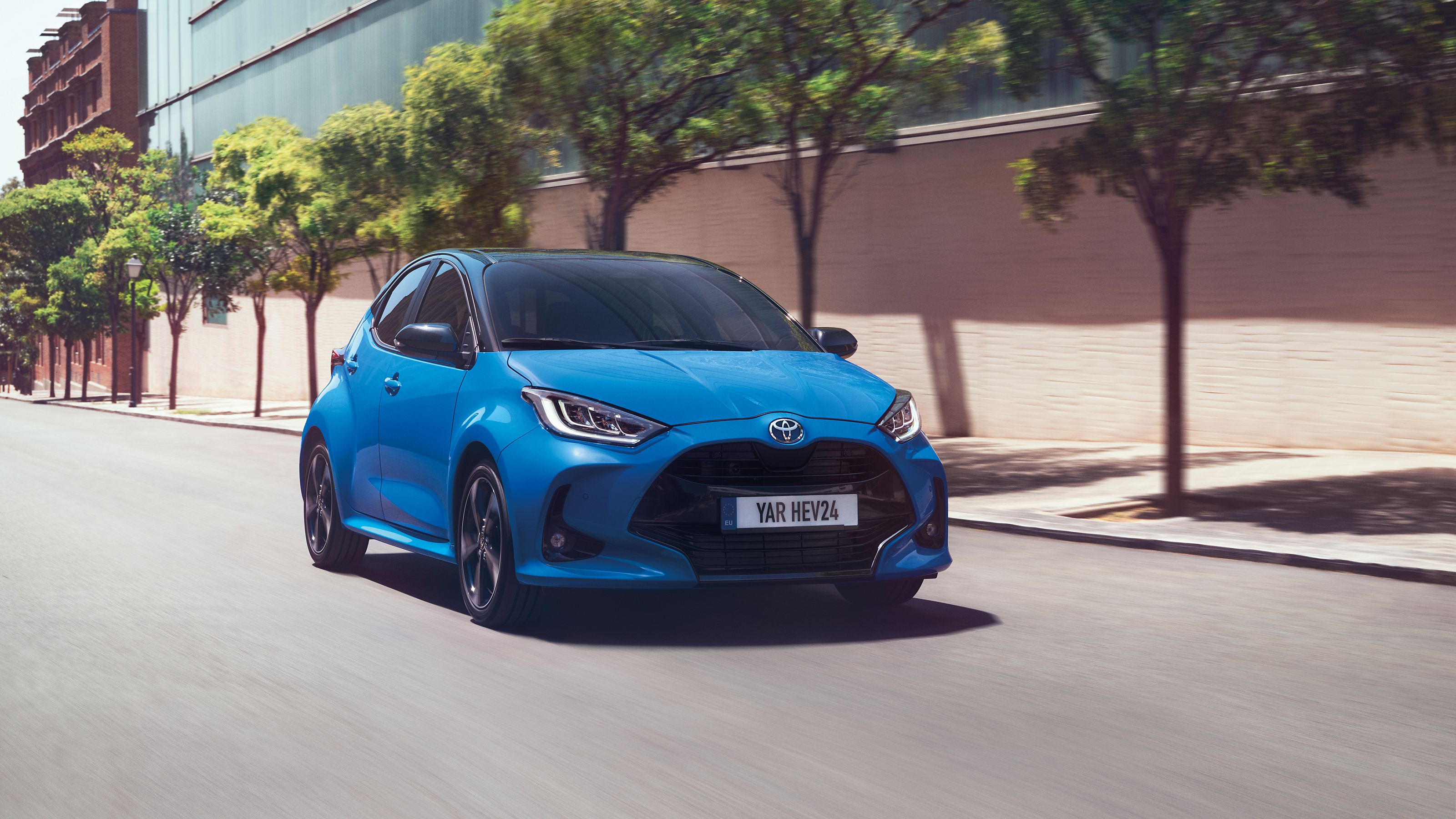 https://scene7.toyota.eu/is/image/toyotaeurope/TOY_YARIS_MC_2024_HUB_CON_IMG_BANK_01_EXTENDED:Large-Landscape?ts=1702689782542&resMode=sharp2&op_usm=1.75,0.3,2,0