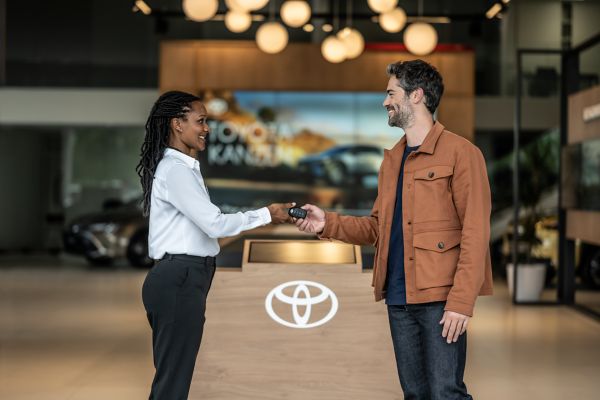 Toyota customer and employee swapping keys