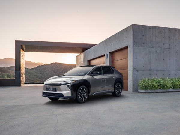 Nuovo Toyota bZ4X 4x4 elettrico