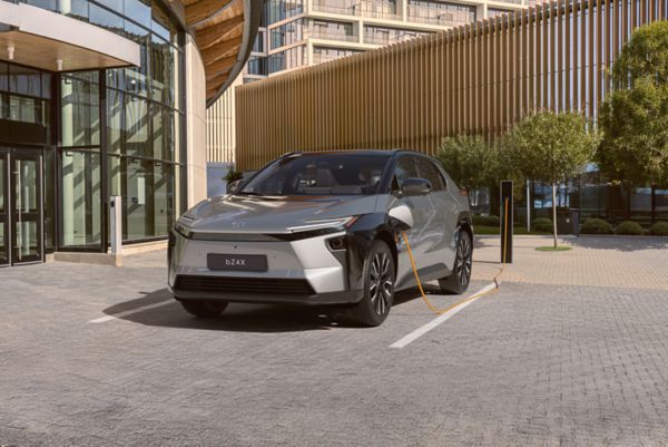 Elegantul Toyota C-HR Plug-in Hybrid