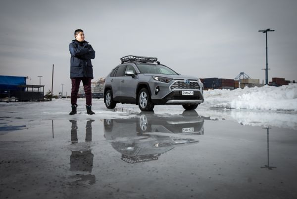 Tam Tran ja Toyota RAV4 Hybrid