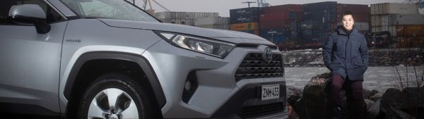 Tam Tran ja Toyota RAV4 Hybrid