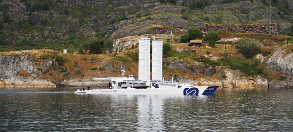 TOYOTA STØTTER VERDENS FØRSTE HYDROGENSKIP