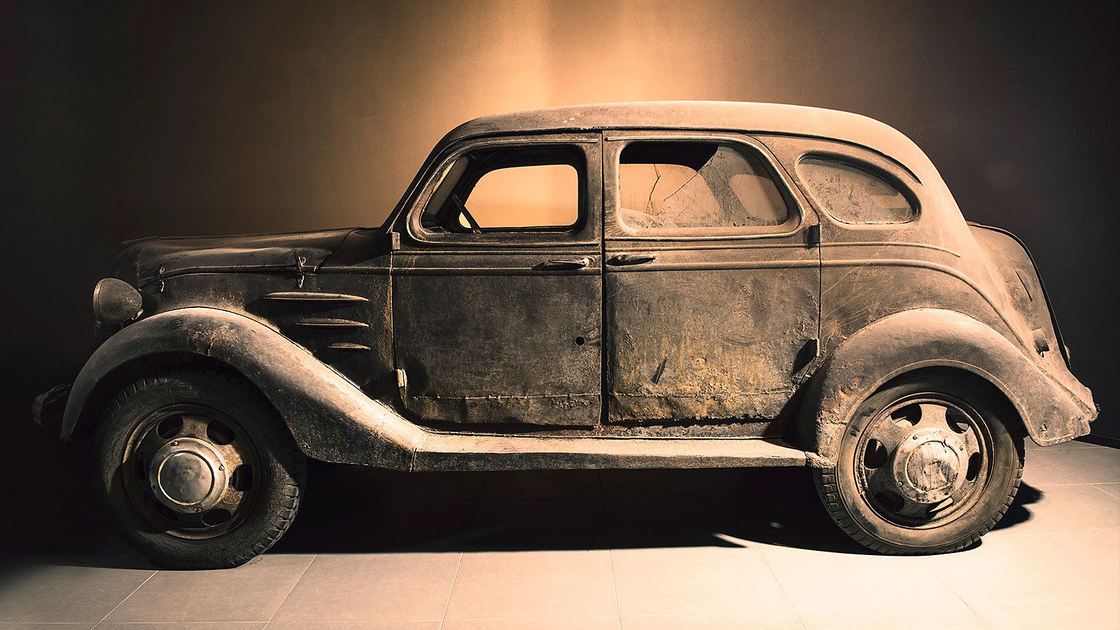 Toyoda Model AA, exterieur, zijkant, antiek, zwart