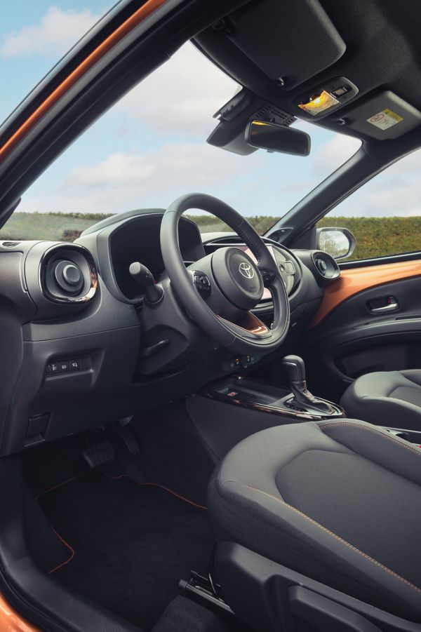 Interieur van de Aygo X Hybrid