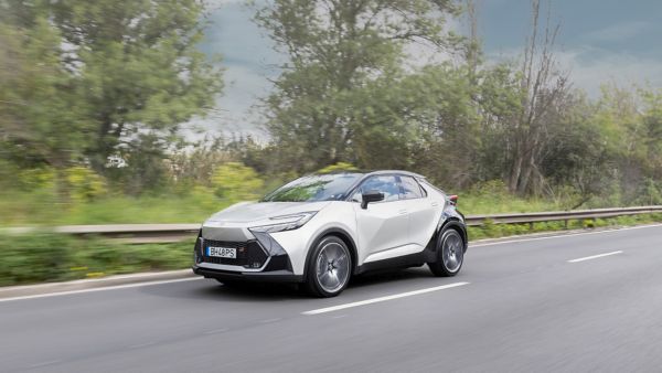 Toyota C-HR PHEV - 1920x1080