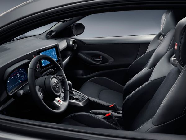 Toyota GR Yaris 2024 Cockpit-1