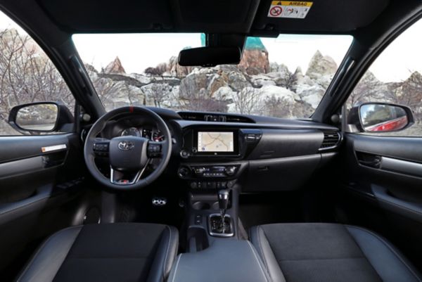 Toyota Hilux iç donanım