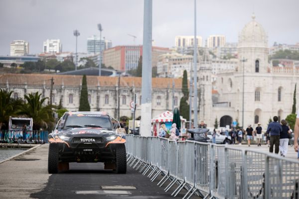 Toyota Hilux em grande destaque em Lisboa