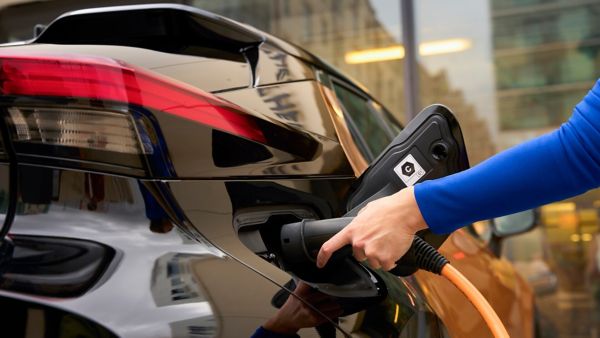 Sechs Millionen verkaufte elektrifizierte Fahrzeuge in Europa