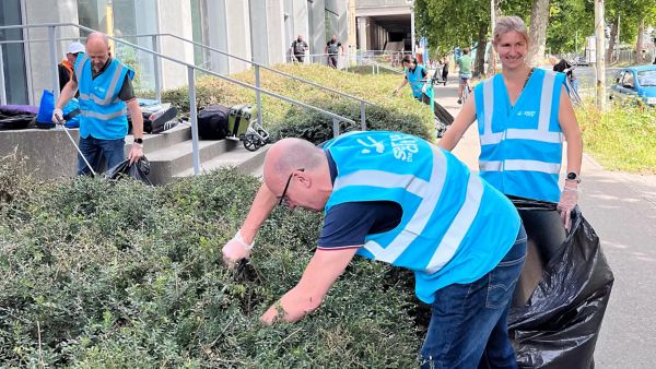 Toyota executives cleaning up the environment