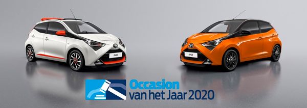 Toyota-AYGO-exterieur-twee-naast-elkaar-Occasion-van-het-Jaar-2020