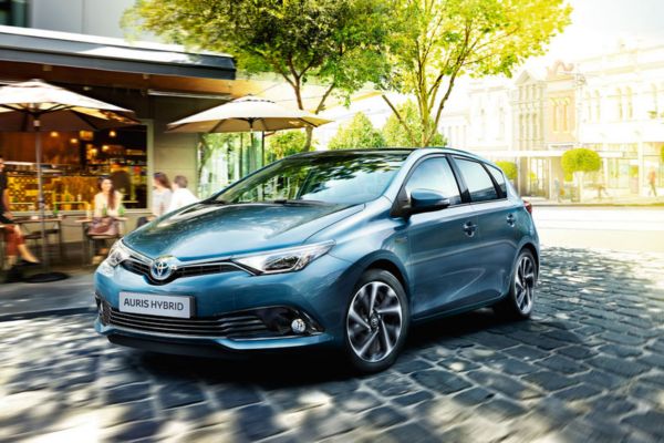 Toyota, Auris, Hybrid, exterieur, driekwart, rechts voor