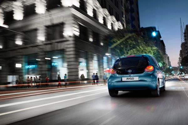 Toyota, Aygo, dynamisch, achteraanzicht, exterieur