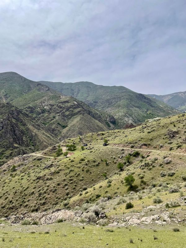 Toyota, Bart en Annelouc, Noord Iran, berglandschap