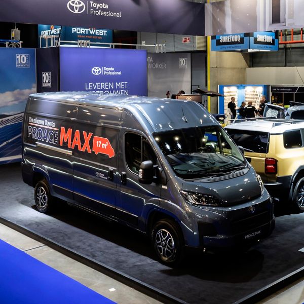 Toyota Bouwbeurs 2025 Proace Max driekwart zijkant