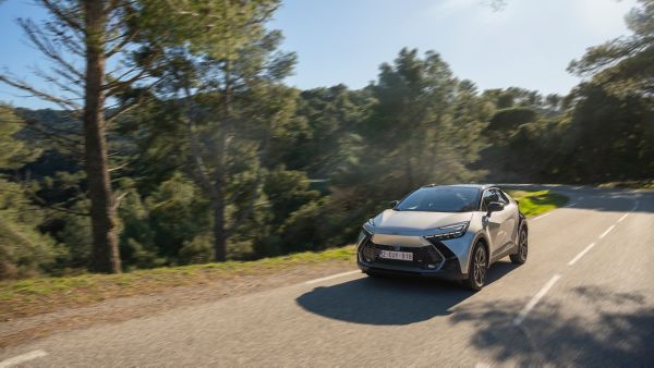 Toyota, C-HR, exterieur, driekwart, rechtsvoor, RTL Autowereld