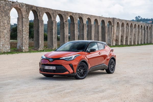 Toyota C-HR, exterieur, links voor, oranje, zwart