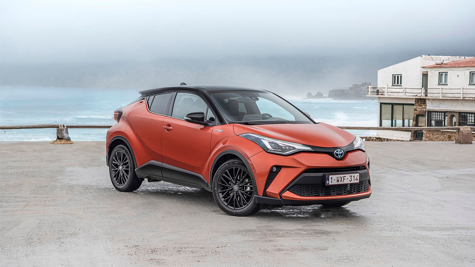 Toyota C-HR, exterieur, rechtsvoor, oranje, zwart