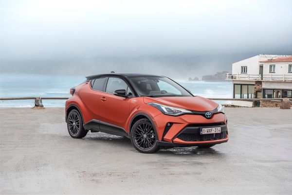 Toyota C-HR, exterieur, rechtsvoor, oranje, zwart