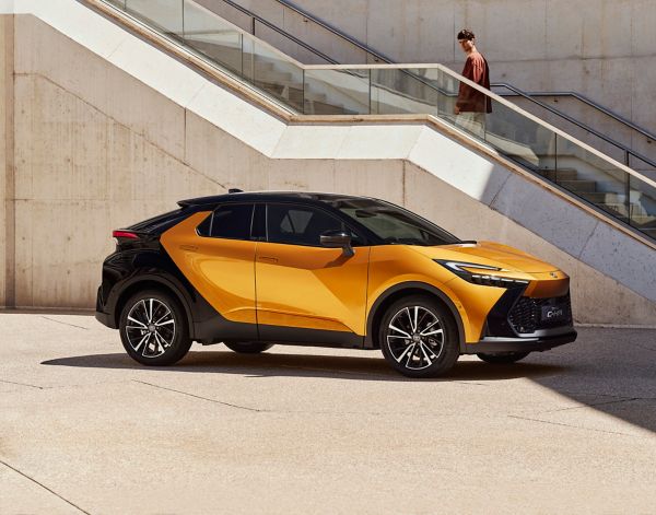 Toyota, C-HR, exterieur, zijaanzicht, zilver