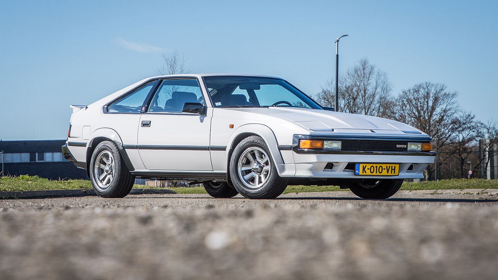 Toyota Celica Supra, exterieur, rechtsvoor, wit, geposeerd