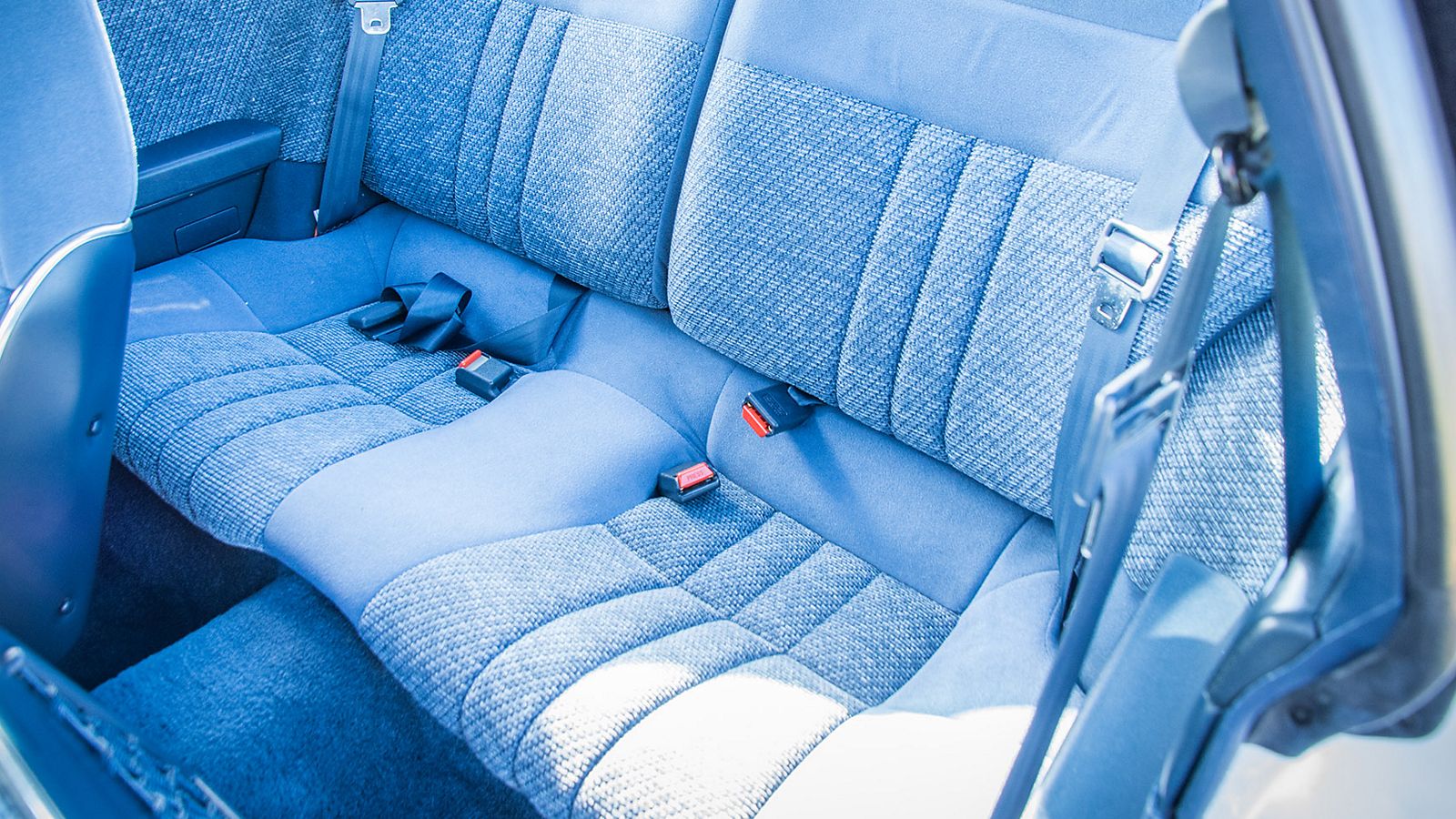 Toyota Celica Supra, interieur, achterstoelen, blauw