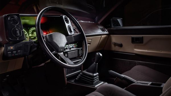 Toyota-Corolla-AE-interieur