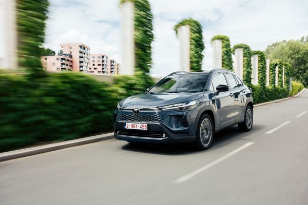 Toyota, Corolla, Cross, exterieur, driekwart, linksvoor