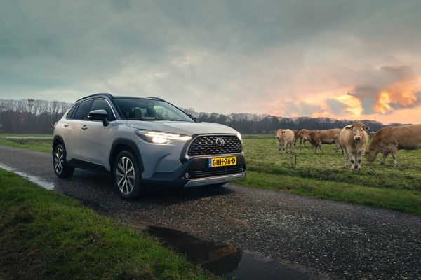 Toyota Corolla Cross rechter zijaanzicht mistverlichting
