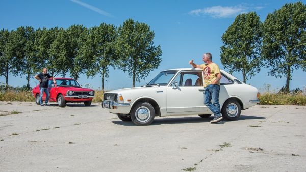 Toyota, Corolla, KE20, exterieur, zijkant, wit, driekwart voor, rood, broers, eigen auto