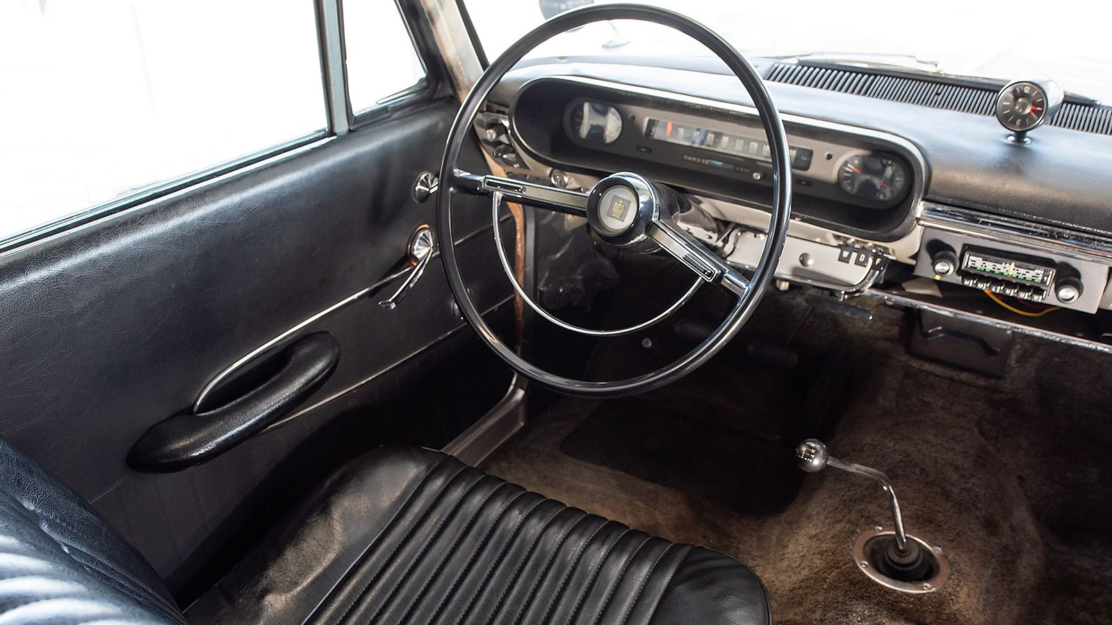 Toyota Crown Deluxe, interieur, dashboard
