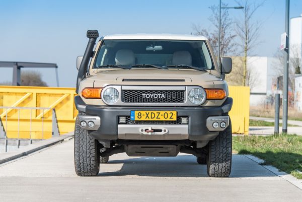 Toyota, FJ Cruiser, exterieur, vooraanzicht, stilstaand, beige