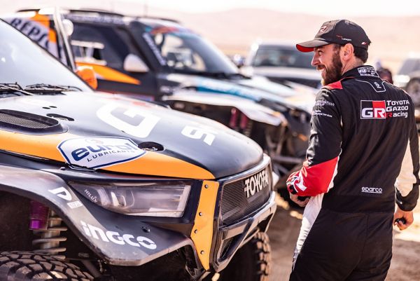 Toyota GR Hilux, Dakar Rally 2025, exterieur, motorkap, Henk Lategan