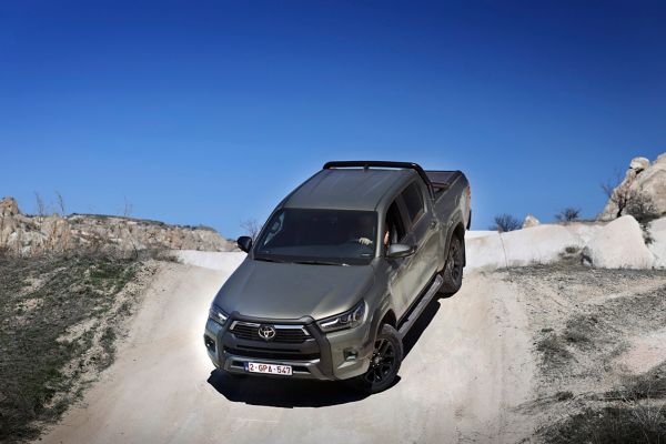 Toyota, Hilux, Hybrid, 48V, exterieur, dynamisch, vooraanzicht
