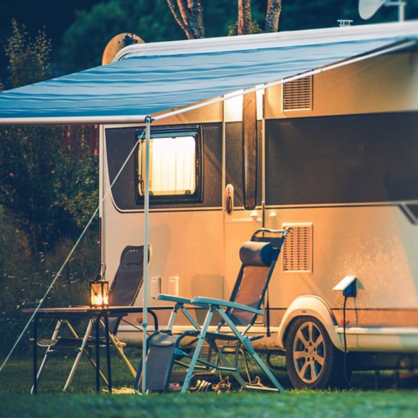 Toyota, Lifestyle, caravan, met stoelen buiten