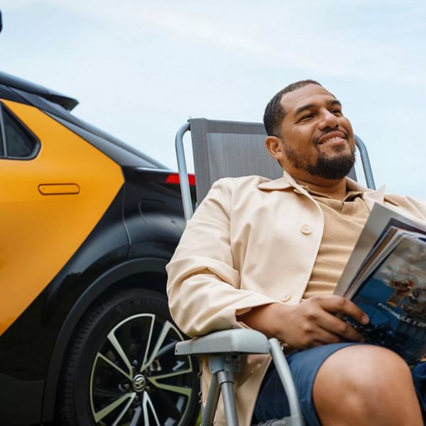 Toyota, Lifestyle, man, voor elektrische wagen, camping