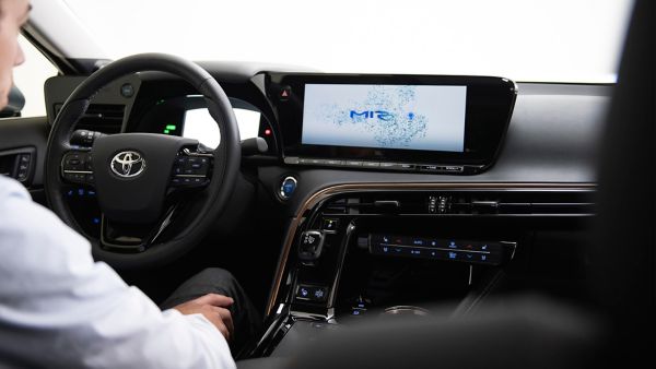 Toyota Mirai, interieur, stuur, dashboard, infotainmentsysteem